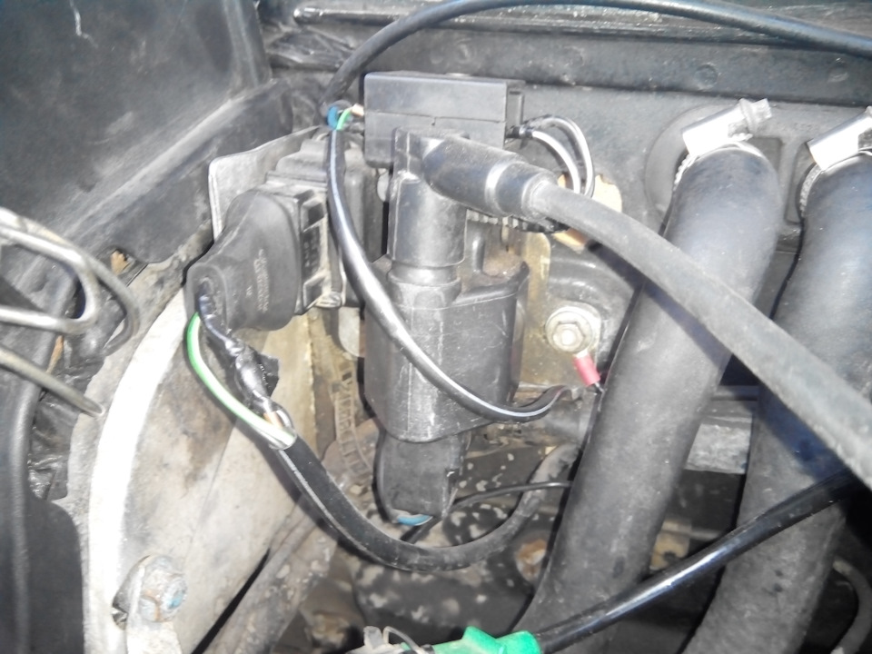 Котушка з електронним комутатором AUDI V8 в B3 3