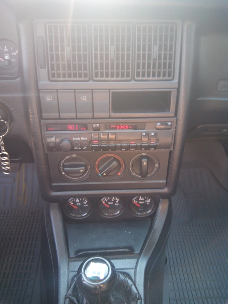 Магнітол Audi Gamma S в Audi 80 B3 2