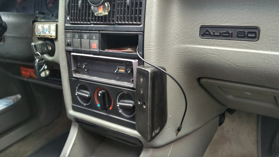Тримач для телефону Audi 2