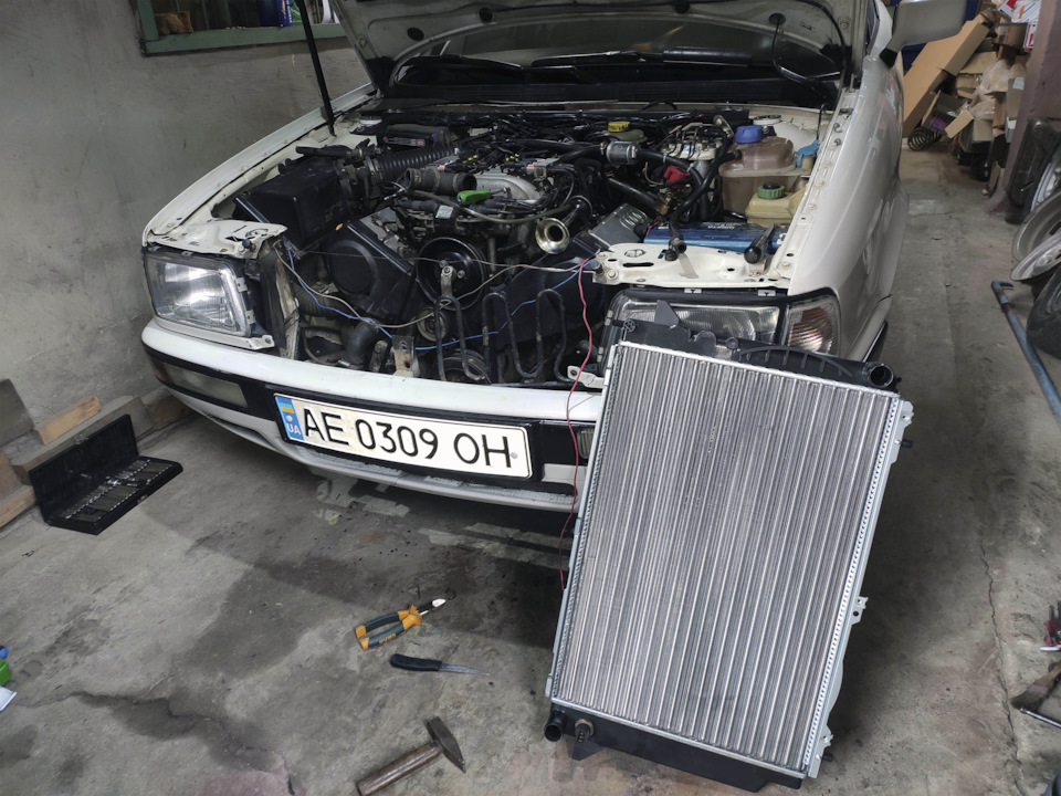 Заміна ГРМ Audi 80 V6, радіатор основний 1