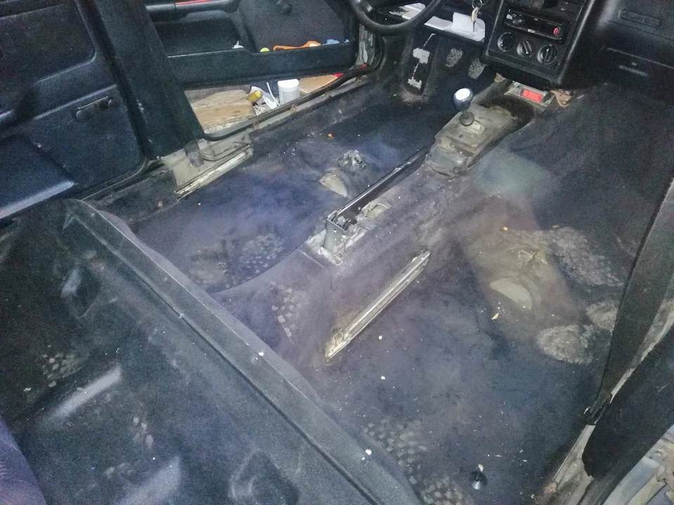 Ремонт підлоги/днища (спадщина перед.власника).