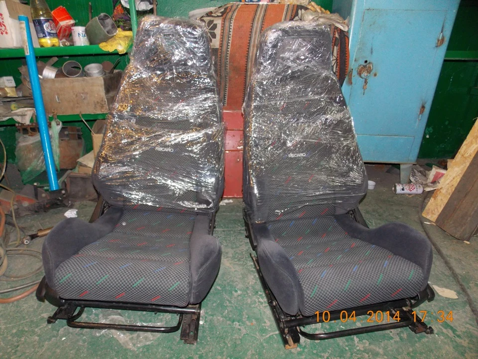 Заколгозив сідушки RECARO