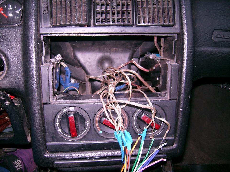Магнітола 2 DIN-ка Prology на Audi 80 1