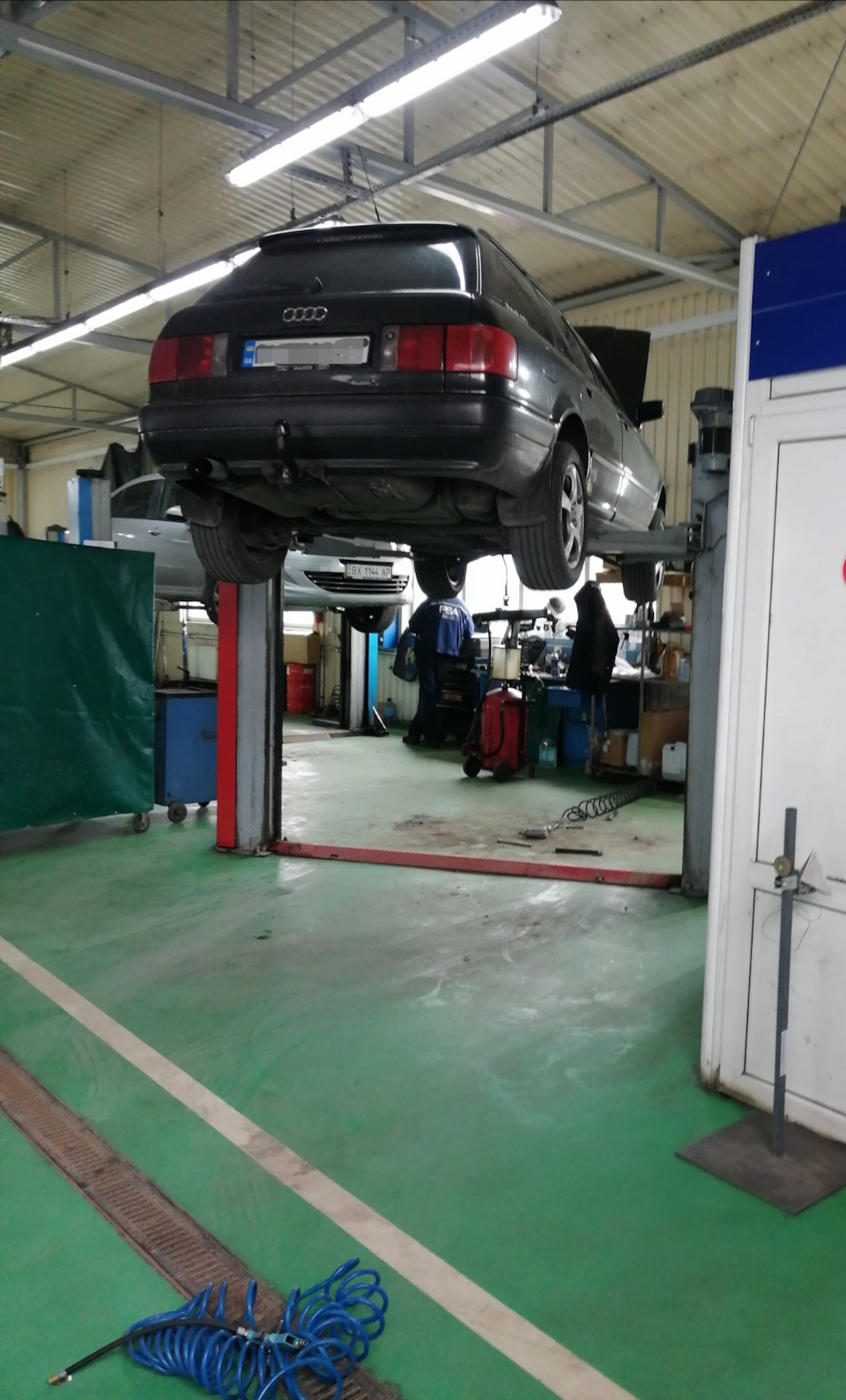 Зміна зчеплення ауді 80 б4 abt 3