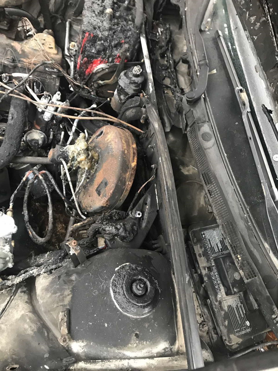 Згоріла підкапотка у клієнтської Audi 80 b3 3