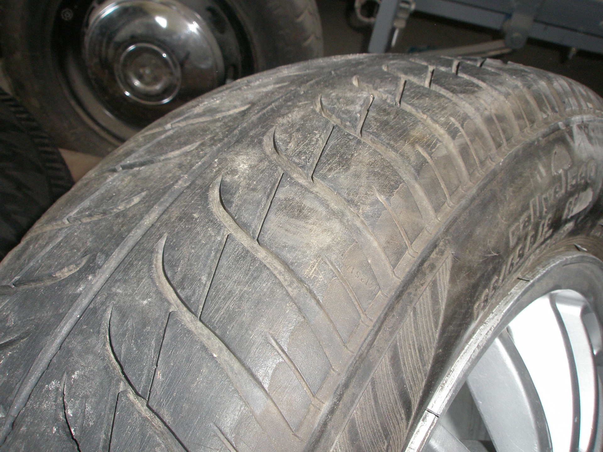 Типу РІДНІ ковзанки R15 =)) 5