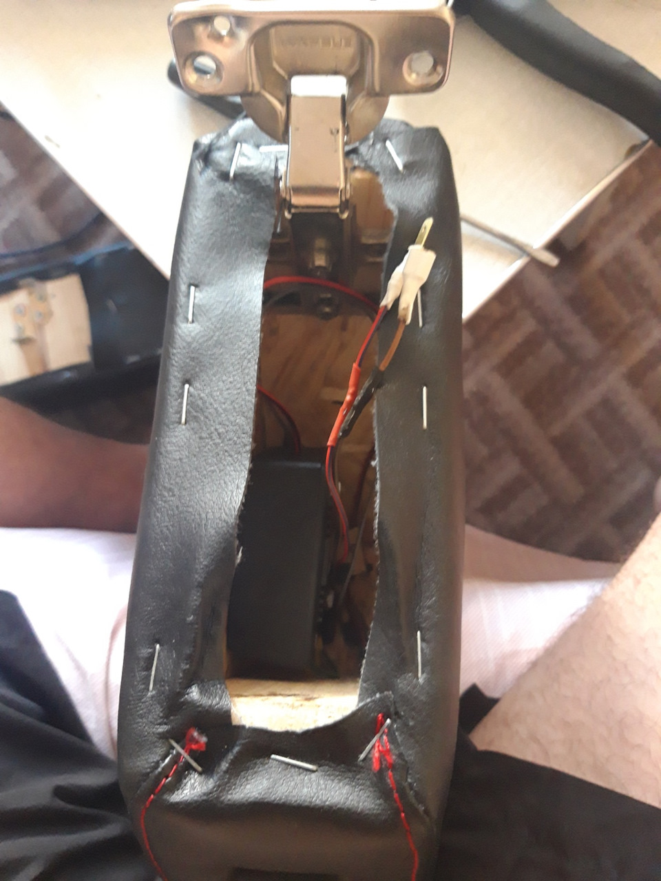 Комфорт в авто - Частина 2. Підлокітник своїми руками Частина 3. Колгоспна USB зарядка. Фініш 5