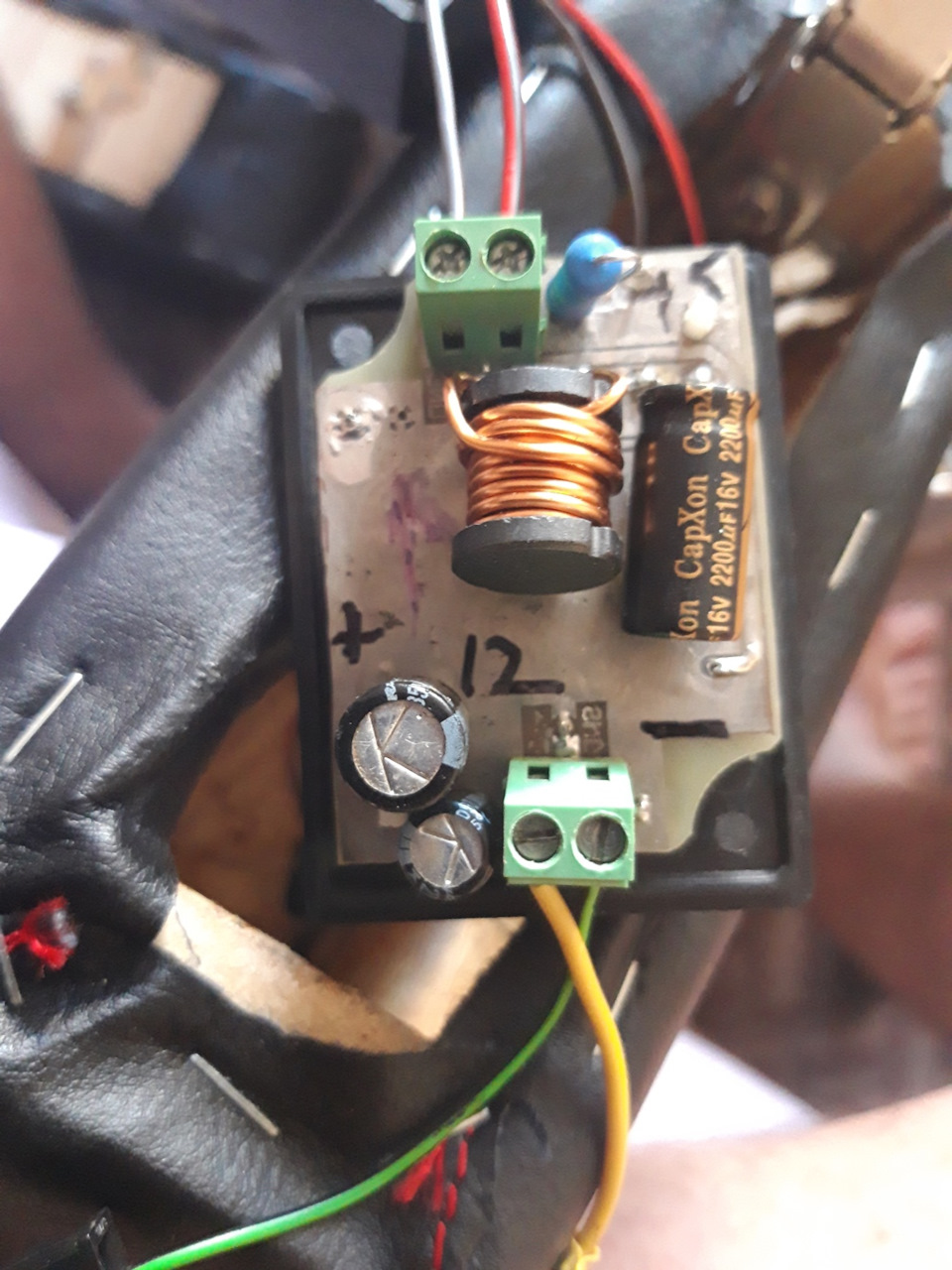 Комфорт в авто - Частина 2. Підлокітник своїми руками Частина 3. Колгоспна USB зарядка. Фініш 1