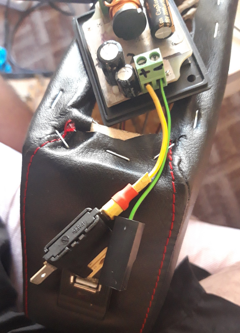 Комфорт в авто - Частина 2. Підлокітник своїми руками Частина 3. Колгоспна USB зарядка. Фініш 2