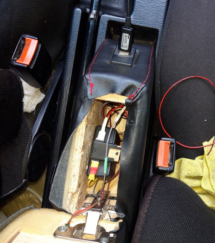 Комфорт в авто - Частина 2. Підлокітник своїми руками Частина 3. Колгоспна USB зарядка. Фініш 4