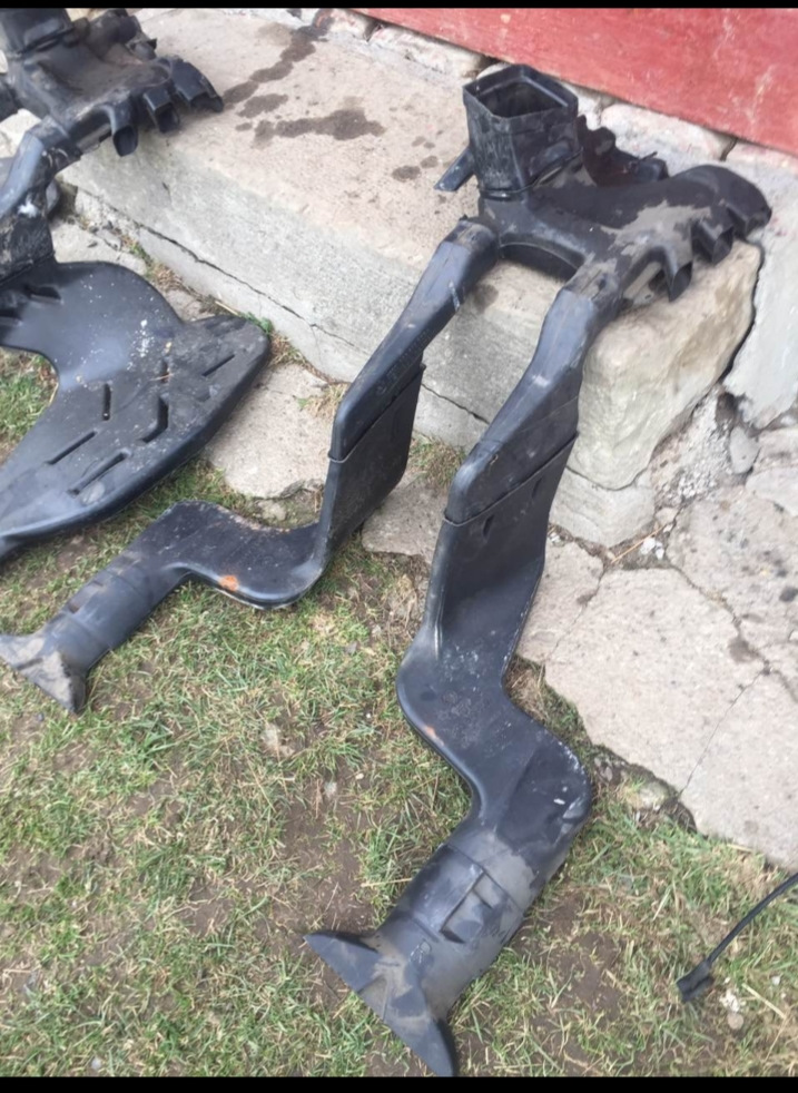 Комфорт в авто. Установка обдування ніг заднім пасажирам ауді 80 б3 1.8 UA 89'. 2