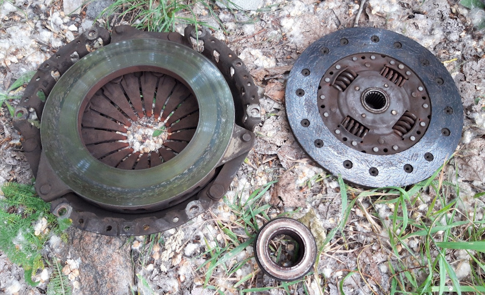 Технічне обслуговування. Заміна зчеплення sachs на ауді 80 б3 1.8 UA 89 2