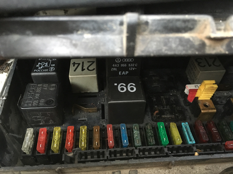 Реле №99 Ауді 80 3