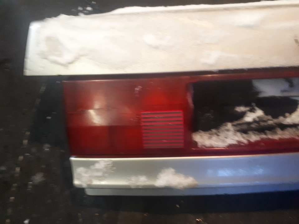 Мрії здійснюються! Але це не точно... Червона Бленда Hella Audi 90 3