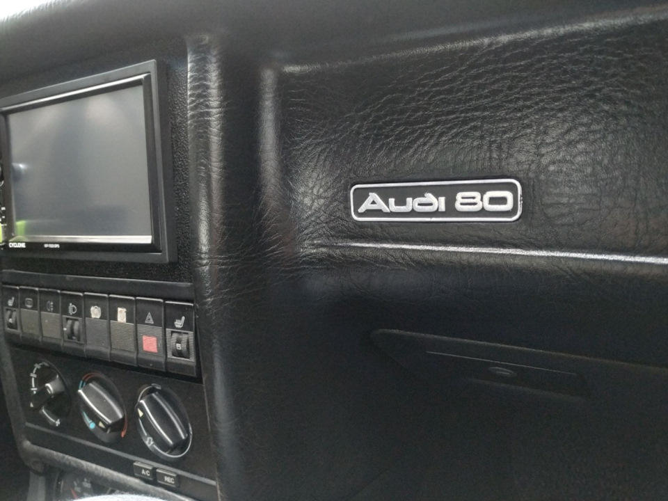 Приємний стайлінг автомобіля або Золотий шильдик Comfort Edition! 2