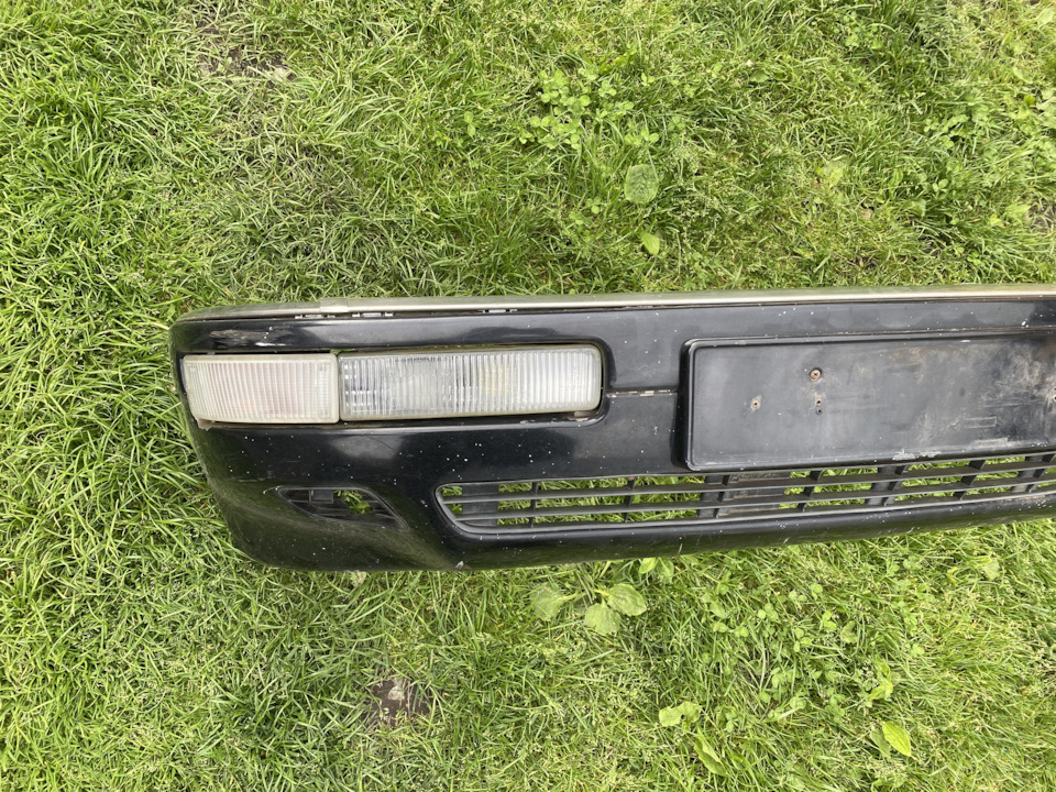 Передній бампер Audi 90 b3. 4