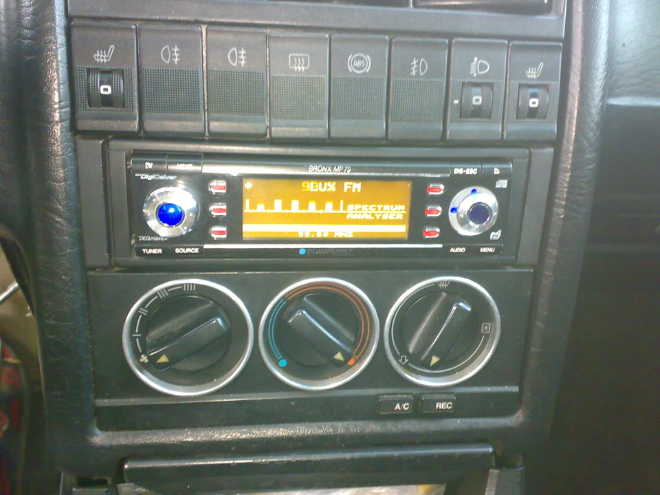 Купив автомагнітолу Blaupunkt BRONX MP75 2
