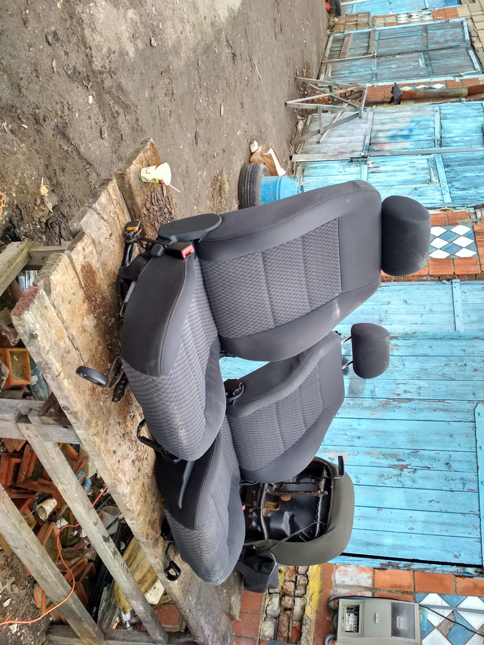 Сидіння А4 б 5 в Ауді 80 3
