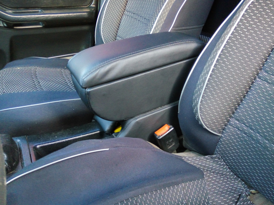 Підлокітник Armrest 1
