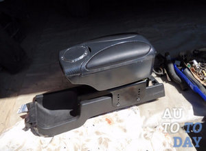 Підлокітник Armrest 3