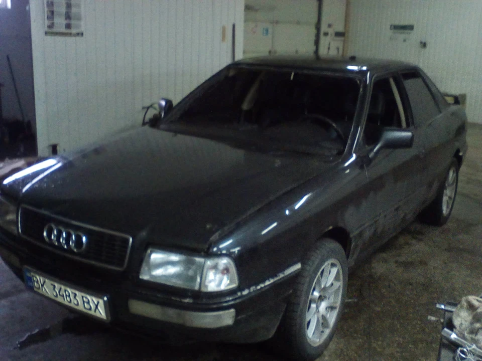 Заміна лобового скла Audi 90