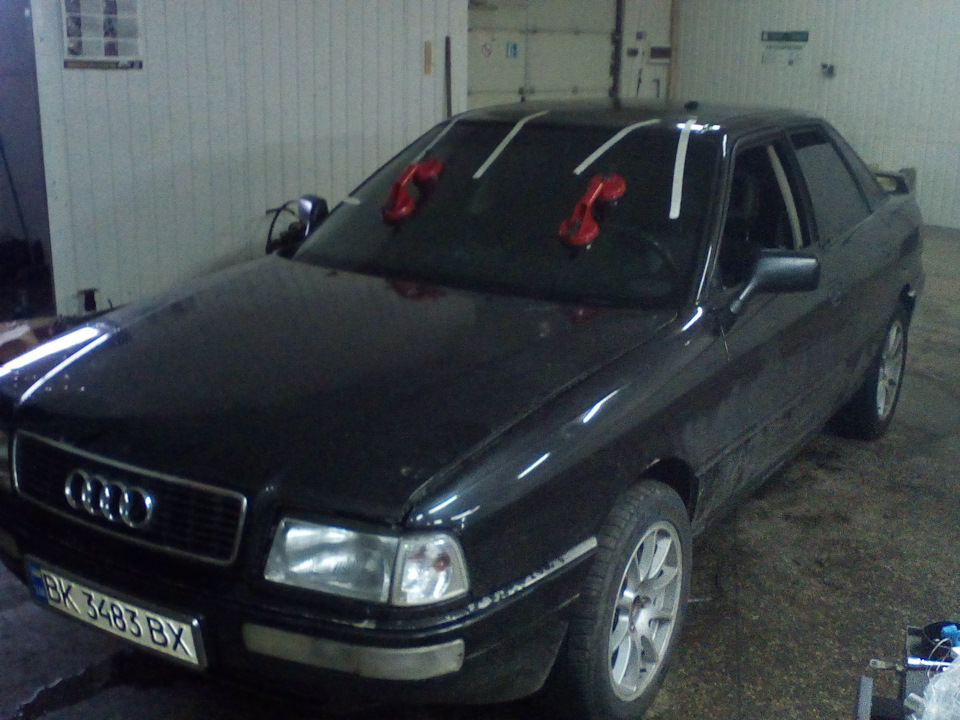 Заміна лобового скла Audi 90 2