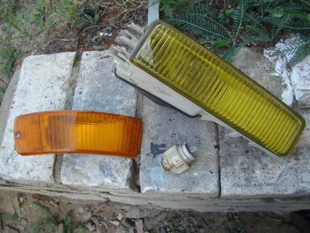 Права протитуманка Yellow Audi 90 895 941 700 A Hella Продам 2