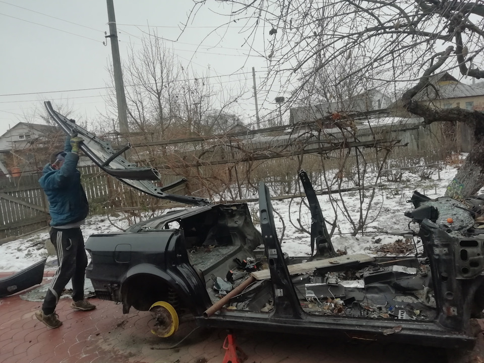 Психанув, зняв Б4 скло і поставив RS2 і розпилили сьогодні ауді 4