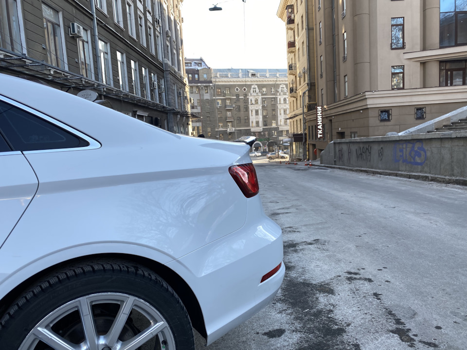 Карбоновий спойлер 5