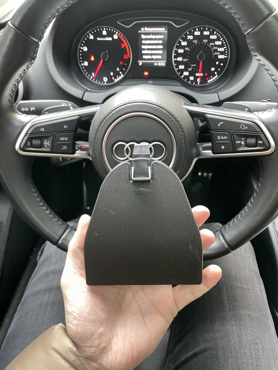 OEM Утримувач аварійного знака. 4