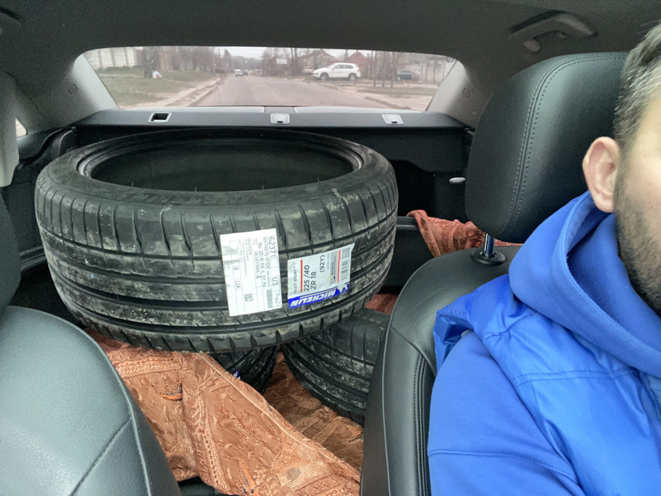 Гума на Літо Michelin Pilot Sport 4 225/40 R18 1