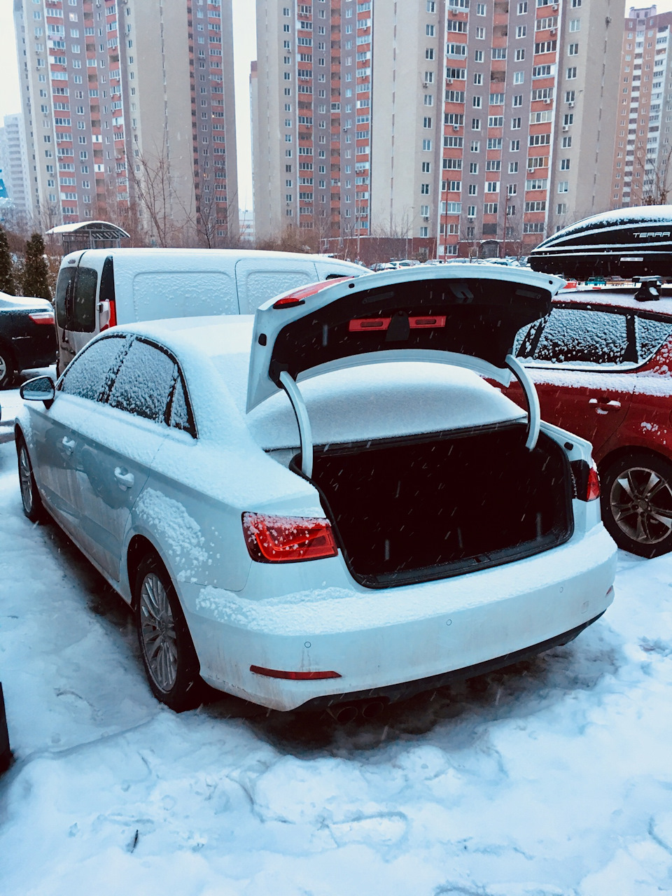 Відкритий багажник пару днів... 1