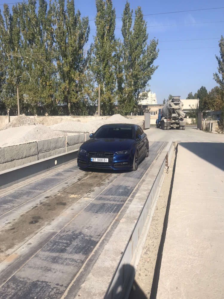 Для обдарованих зважив Audi A3 Sedan 2.0t quarto. 1