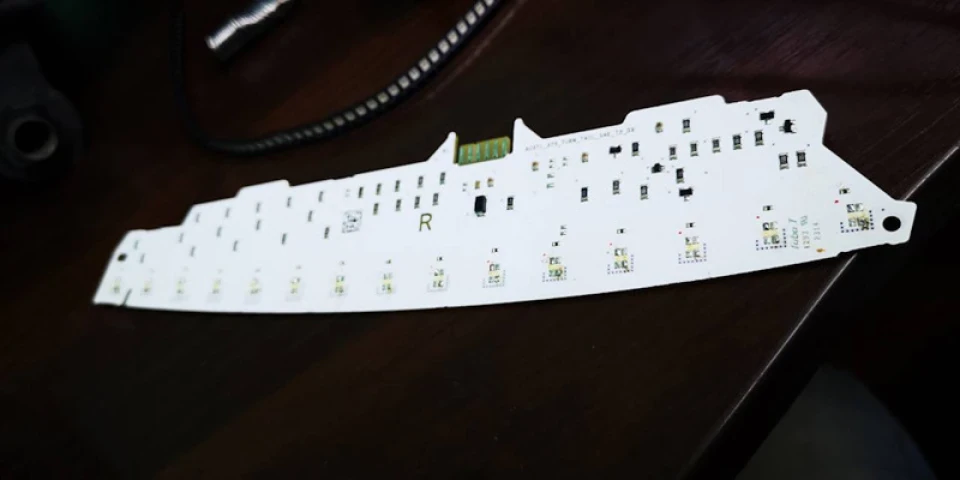 USA style delete. Помаранчеві EU led поворотники.