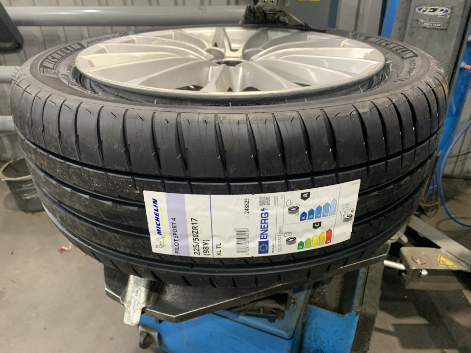 Прикупив нові шини на літо michelin pilot sport 4 225/50/ZR17 1