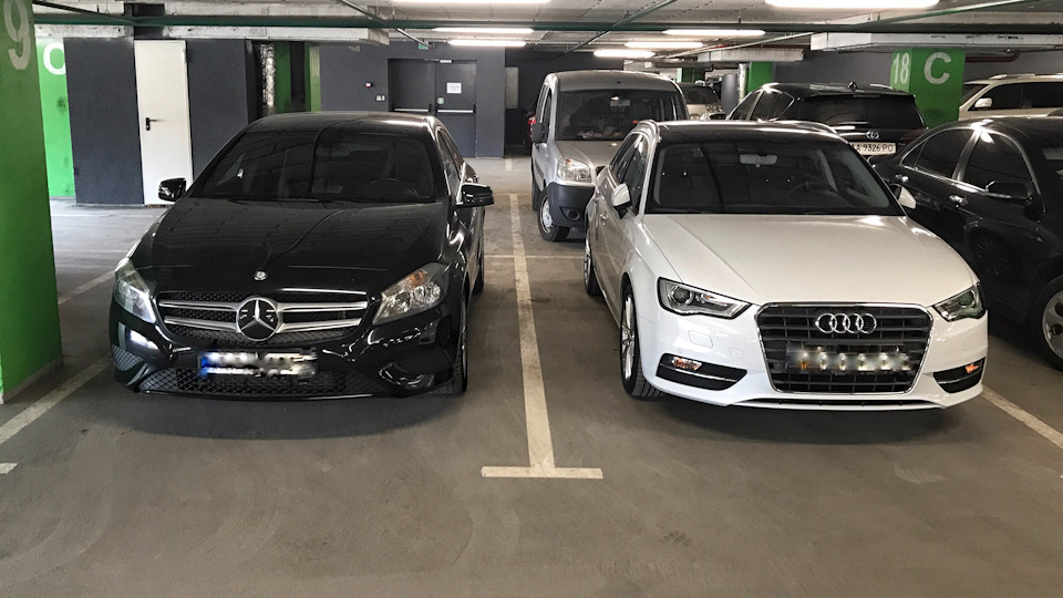 Порівняння Mercedes A vs Audi A3 1