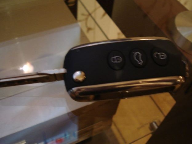 Подарунок для А3 - ключ від Bentley 2