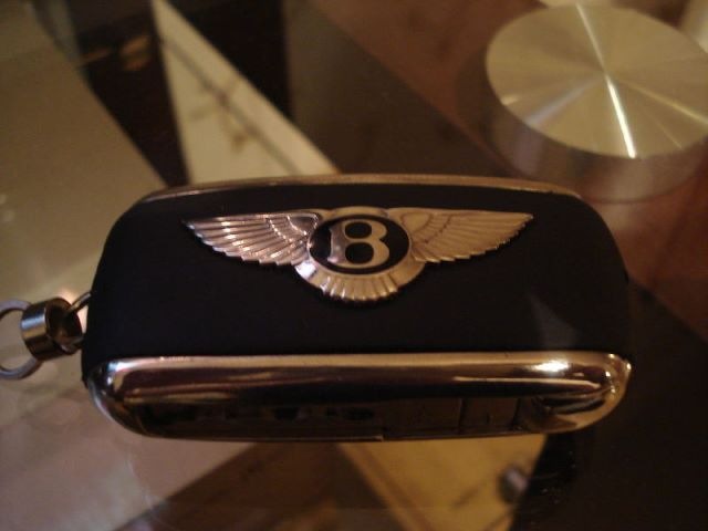 Подарунок для А3 - ключ від Bentley 1