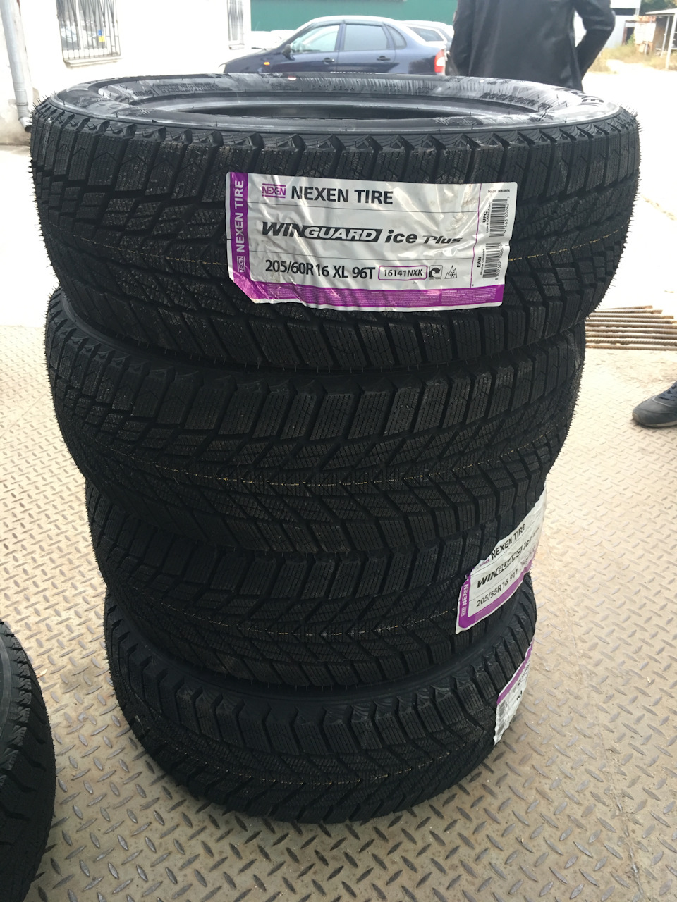 Покупка зимової гуми - Nexen WinGuard ice Plus WH43 205/60R16 96T XL 2