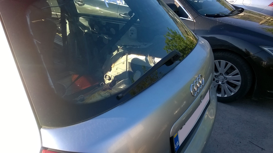 Задній двірник від A4 Avant 3