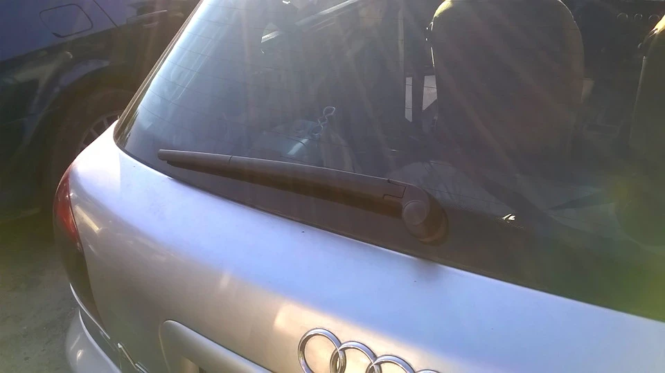 Задній двірник від A4 Avant