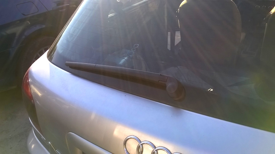 Задній двірник від A4 Avant 1