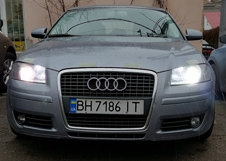 LED лампочки в габарити Audi a3 8p 2