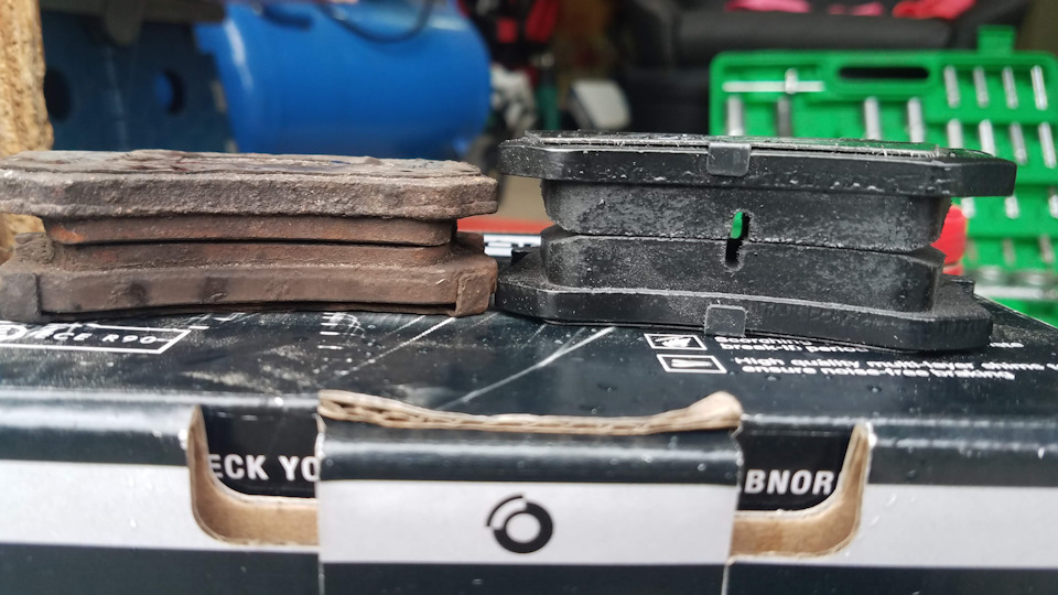 EBC Ultimax + Friction Masters Ceramic. Фарбування супортів. 5