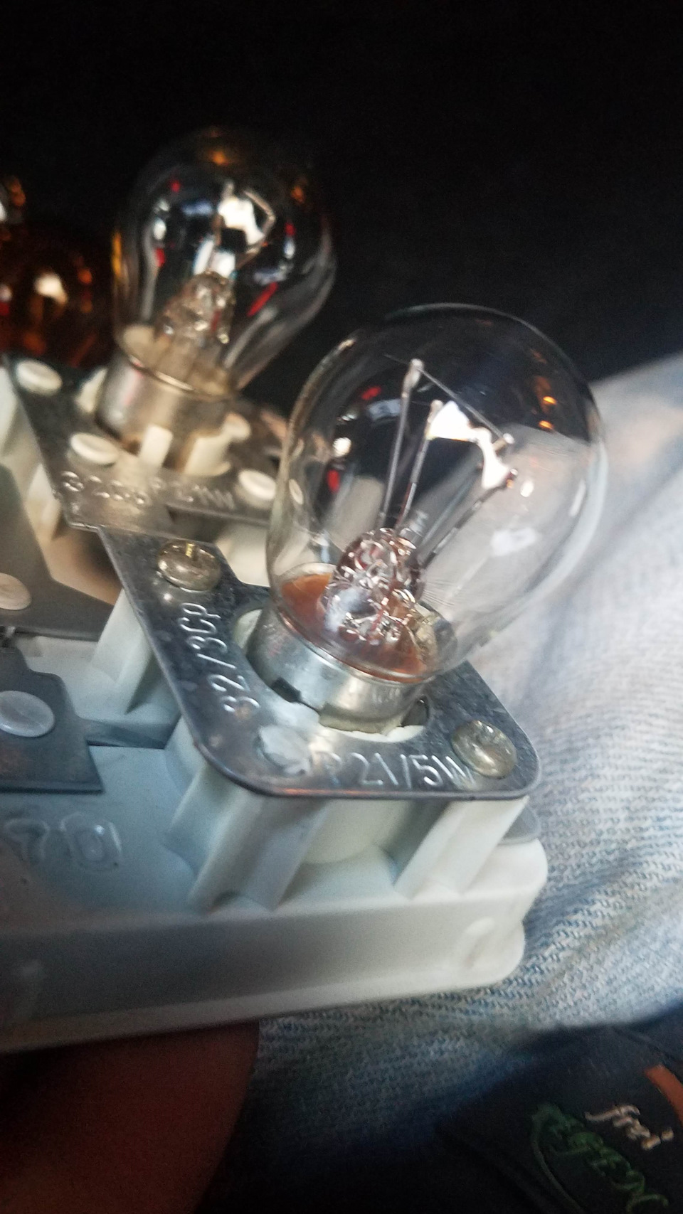 LAMPE KAPUTT або BremsLicht. Ремонт заднього стоп сигналу. 4