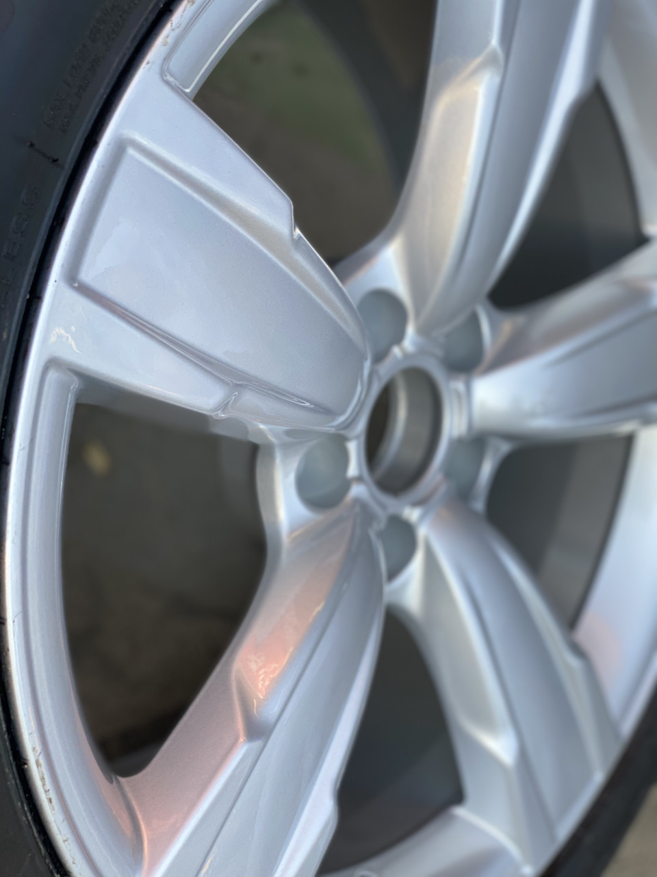 Красимо Диски в оригінальний колір AUDI 4
