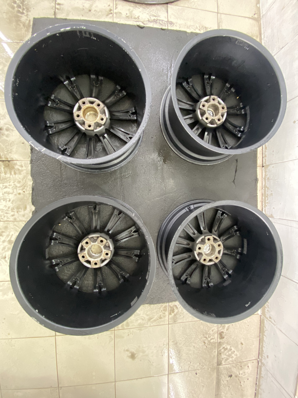 Диски Audi R19 8.5J ET32 5