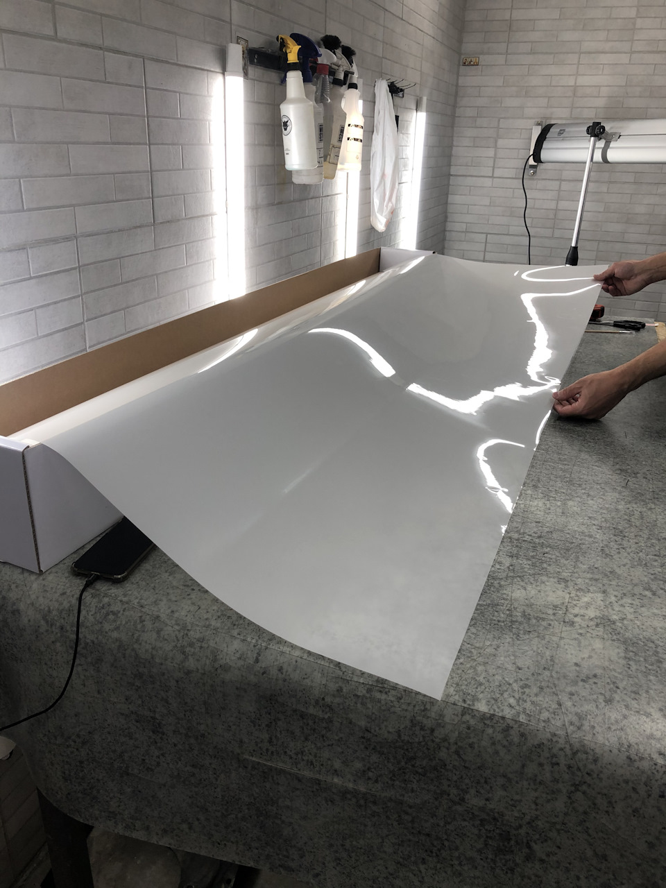 Обклеювання прорізів бронеплівкою 4