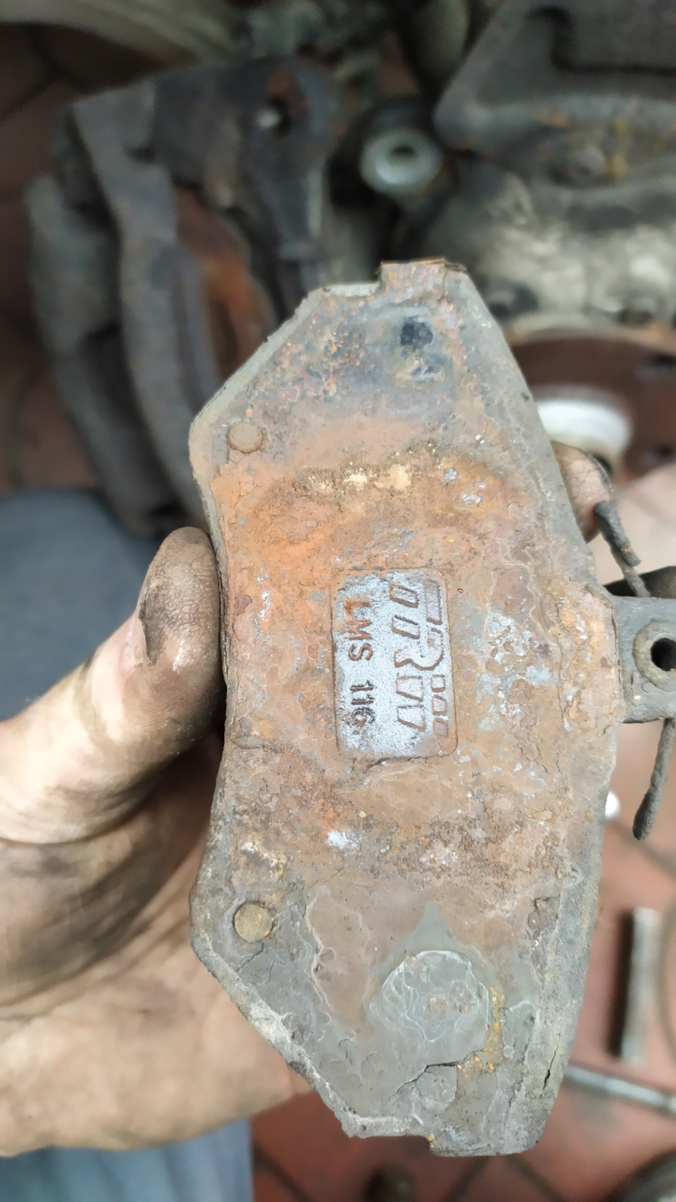 Зміна болта на верхніх важелях. 3