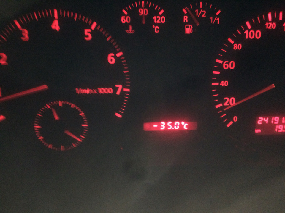 Температура на вулиці +6, показує -35.що скажіть? 1